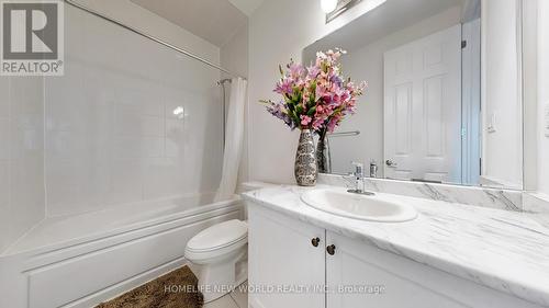 1911 Narcissus Gardens, Pickering, ON - Indoor Photo Showing Bathroom