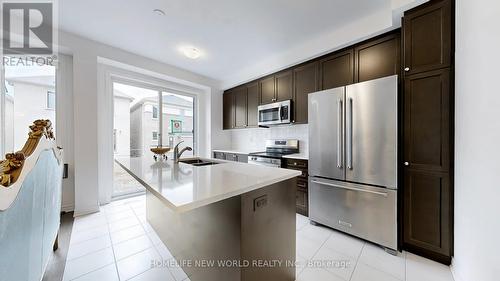 1911 Narcissus Gardens, Pickering, ON - Indoor Photo Showing Kitchen With Stainless Steel Kitchen With Double Sink