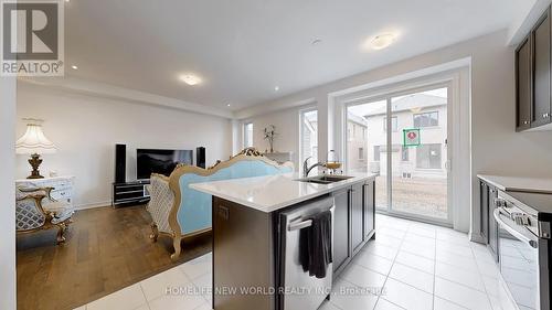 1911 Narcissus Gardens, Pickering, ON - Indoor Photo Showing Kitchen With Double Sink