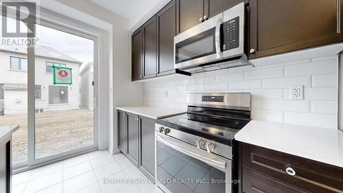 1911 Narcissus Gardens, Pickering, ON - Indoor Photo Showing Kitchen