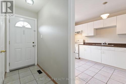 27 - 775 Osgoode Drive, London, ON - Indoor Photo Showing Kitchen