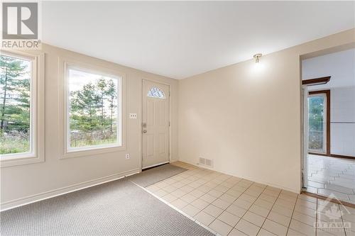 1889 Old Montreal Road, Ottawa, ON - Indoor Photo Showing Other Room