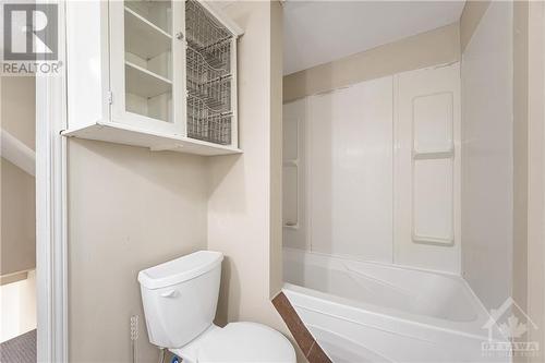 1889 Old Montreal Road, Ottawa, ON - Indoor Photo Showing Bathroom