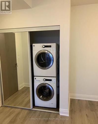 908 - 7167 Yonge Street, Markham, ON - Indoor Photo Showing Laundry Room