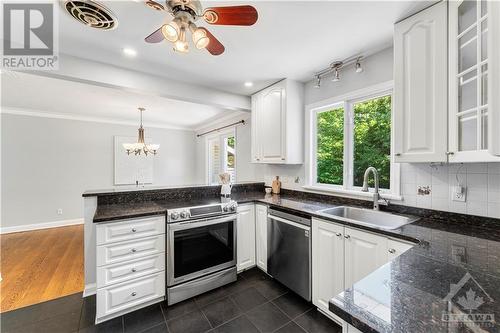 446 Thessaly Circle, Ottawa, ON - Indoor Photo Showing Kitchen