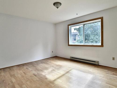 Master bedroom - 302-6080 Rue Lise-Charbonneau, Longueuil (Saint-Hubert), QC - Indoor Photo Showing Other Room