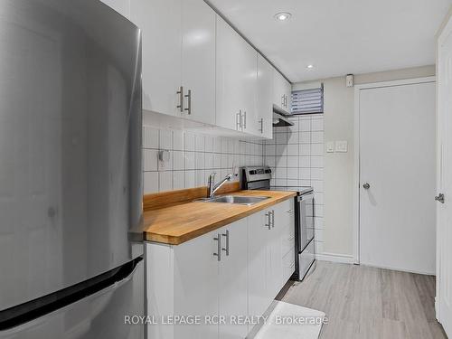 391 Kingston Rd, Toronto, ON - Indoor Photo Showing Kitchen