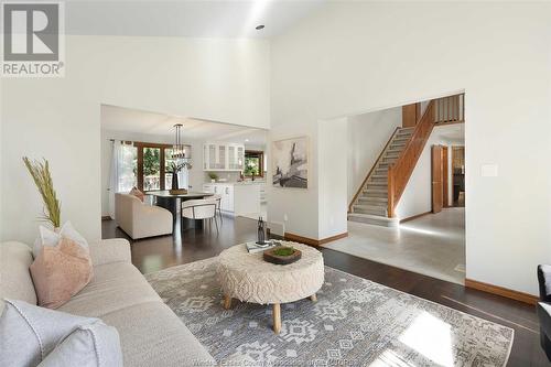 969 Golfwood Crescent, Lasalle, ON - Indoor Photo Showing Living Room