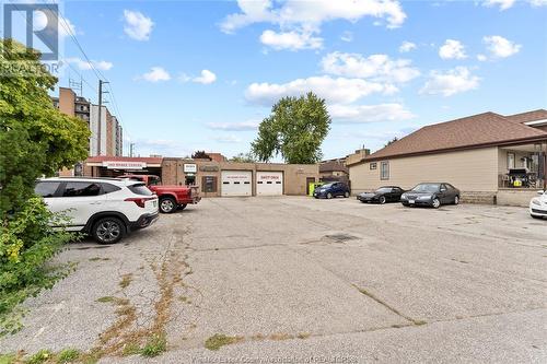 3414 Wyandotte Street East, Windsor, ON 