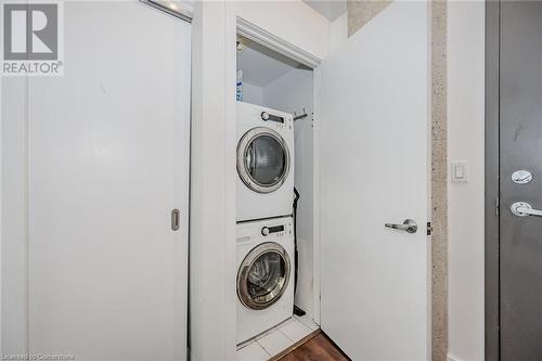 637 Lake Shore Boulevard W Unit# 403, Toronto, ON - Indoor Photo Showing Laundry Room