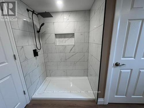 1174 Vansickle Road N, St. Catharines, ON - Indoor Photo Showing Bathroom