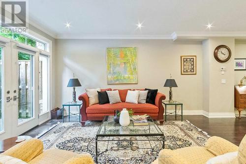 7 - 1199 Lorne Park Road, Mississauga, ON - Indoor Photo Showing Living Room