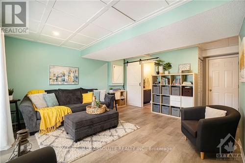 148 Charles Street, Arnprior, ON - Indoor Photo Showing Living Room