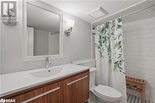 115 Clapperton Street, Barrie, ON - Indoor Photo Showing Bathroom