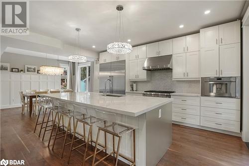 115 Clapperton Street, Barrie, ON - Indoor Photo Showing Kitchen With Upgraded Kitchen