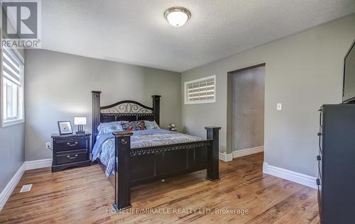 1699 Samuelson Circle, Mississauga, ON - Indoor Photo Showing Bedroom