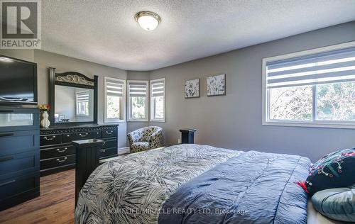 1699 Samuelson Circle, Mississauga, ON - Indoor Photo Showing Bedroom