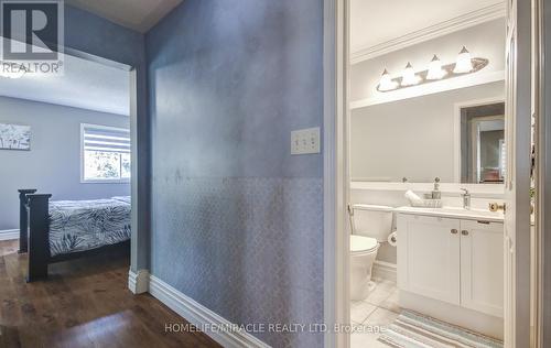 1699 Samuelson Circle, Mississauga, ON - Indoor Photo Showing Bathroom