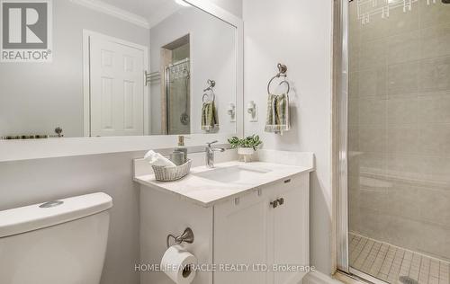 1699 Samuelson Circle, Mississauga, ON - Indoor Photo Showing Bathroom