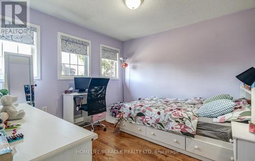 1699 Samuelson Circle, Mississauga, ON - Indoor Photo Showing Bedroom