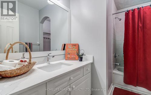 1699 Samuelson Circle, Mississauga, ON - Indoor Photo Showing Bathroom