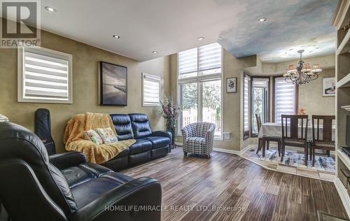 1699 Samuelson Circle, Mississauga, ON - Indoor Photo Showing Living Room