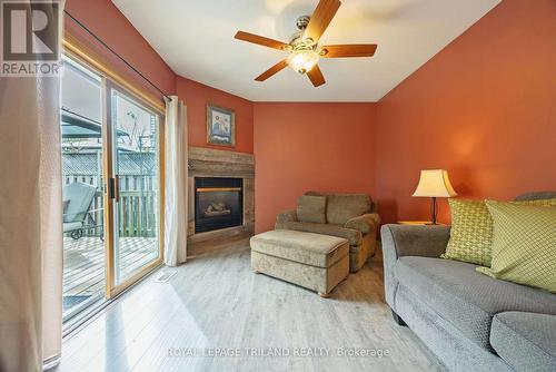 10 Timberlane Crescent, St. Thomas, ON - Indoor Photo Showing Living Room With Fireplace