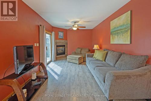 10 Timberlane Crescent, St. Thomas, ON - Indoor Photo Showing Living Room With Fireplace