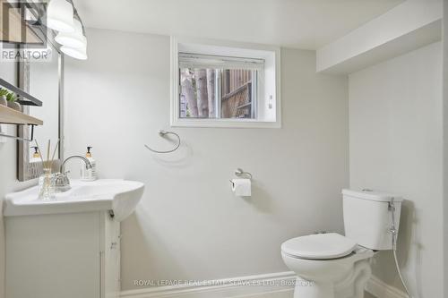 232 Fairlawn Avenue, Toronto, ON - Indoor Photo Showing Bathroom