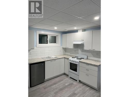 2628 Moyie Street, Prince George, BC - Indoor Photo Showing Kitchen