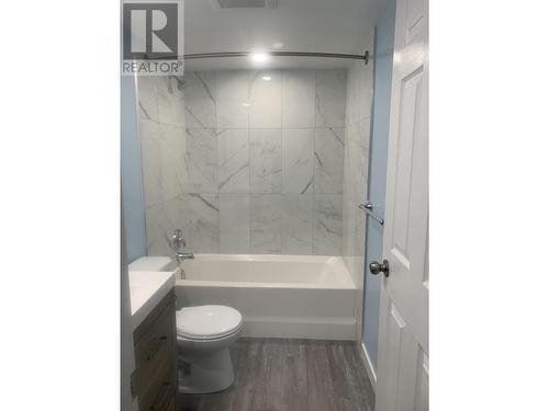 2628 Moyie Street, Prince George, BC - Indoor Photo Showing Bathroom