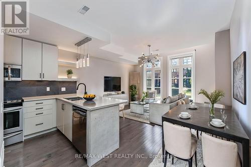 7 - 8171 Kipling Avenue, Vaughan, ON - Indoor Photo Showing Kitchen With Double Sink With Upgraded Kitchen