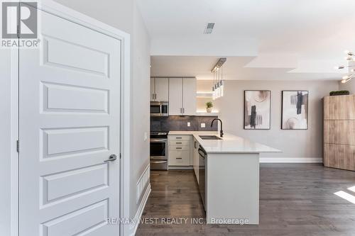 7 - 8171 Kipling Avenue, Vaughan, ON - Indoor Photo Showing Kitchen With Double Sink