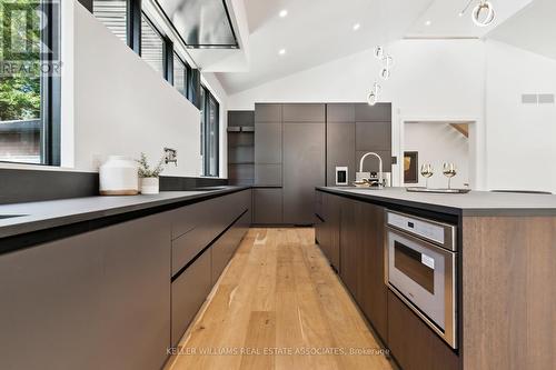 1060 Indian Road, Mississauga, ON - Indoor Photo Showing Kitchen