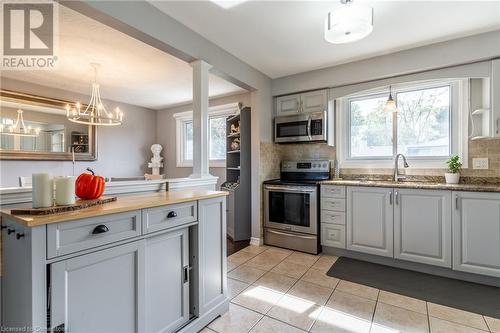 59 Regent Avenue, Hamilton, ON - Indoor Photo Showing Kitchen