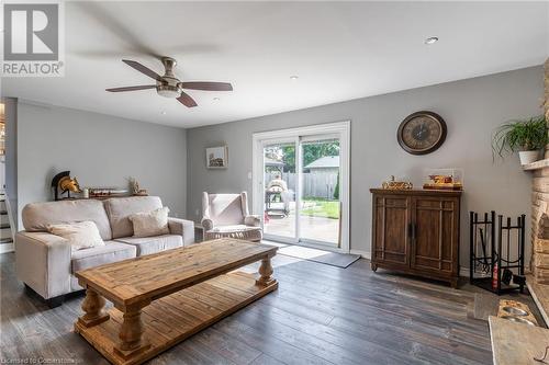 59 Regent Avenue, Hamilton, ON - Indoor Photo Showing Living Room