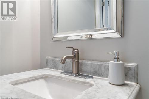 59 Regent Avenue, Hamilton, ON - Indoor Photo Showing Bathroom