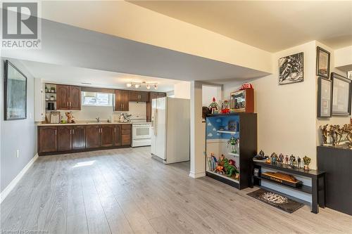 59 Regent Avenue, Hamilton, ON - Indoor Photo Showing Kitchen