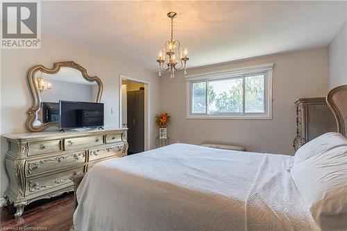 59 Regent Avenue, Hamilton, ON - Indoor Photo Showing Bedroom