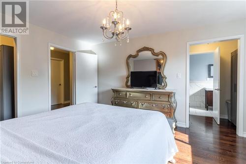 59 Regent Avenue, Hamilton, ON - Indoor Photo Showing Bedroom