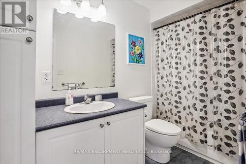 2403 Emerson Drive, Burlington, ON - Indoor Photo Showing Bathroom