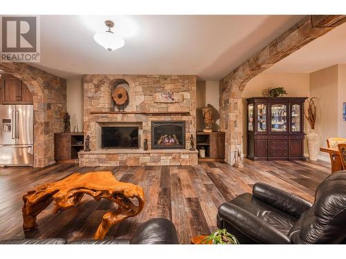 1505 Britton Road, Summerland, BC - Indoor Photo Showing Living Room With Fireplace