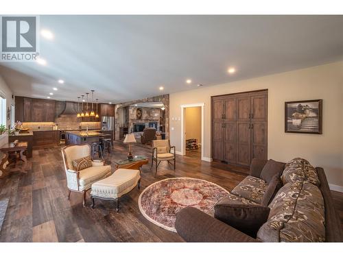 1505 Britton Road, Summerland, BC - Indoor Photo Showing Living Room