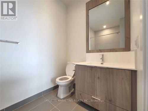 1533 - 25 Adra Grado Way, Toronto, ON - Indoor Photo Showing Bathroom