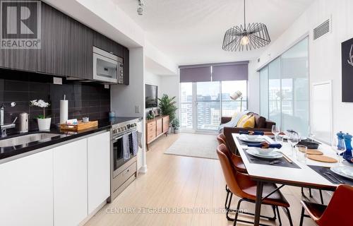 2009 - 85 Queens Wharf Road, Toronto, ON - Indoor Photo Showing Kitchen With Upgraded Kitchen