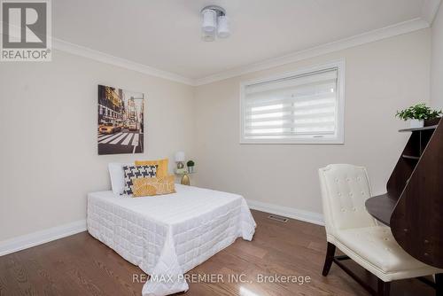 110 Clarence Street, Vaughan, ON - Indoor Photo Showing Bedroom