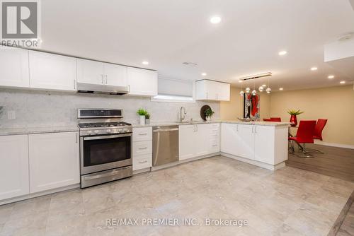 110 Clarence Street, Vaughan, ON - Indoor Photo Showing Kitchen