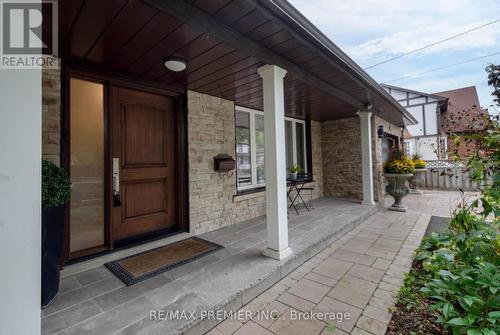 110 Clarence Street, Vaughan, ON - Outdoor