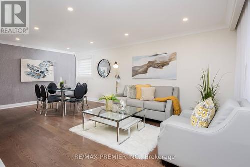 110 Clarence Street, Vaughan, ON - Indoor Photo Showing Living Room