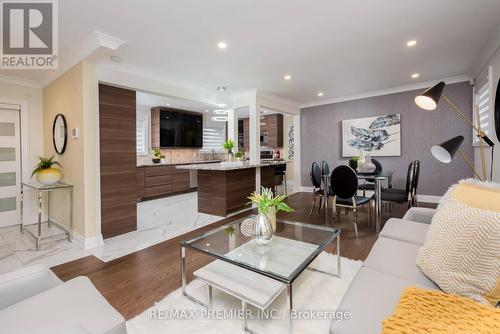 110 Clarence Street, Vaughan, ON - Indoor Photo Showing Living Room